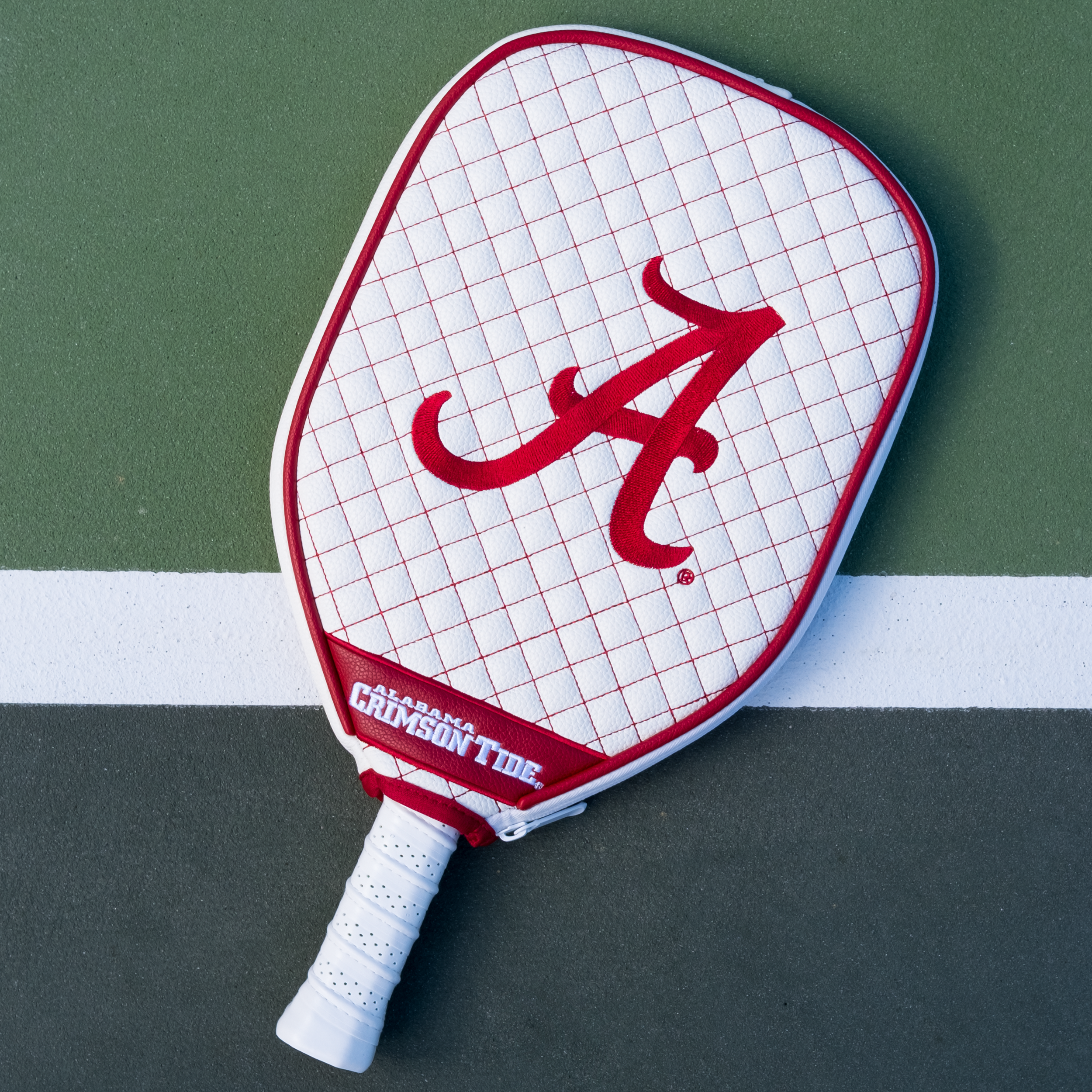 Alabama Crimson Tide Quilted Pickleball Paddle Cover (White)