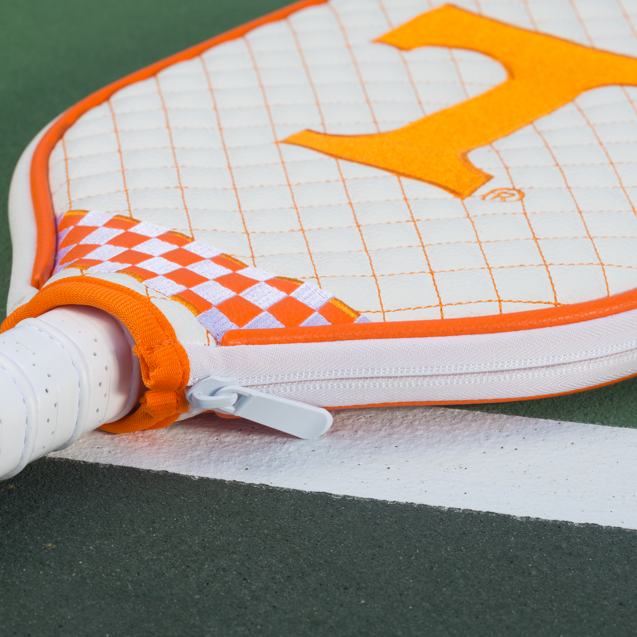 Tennessee Volunteers Quilted Pickleball Paddle Cover (White)