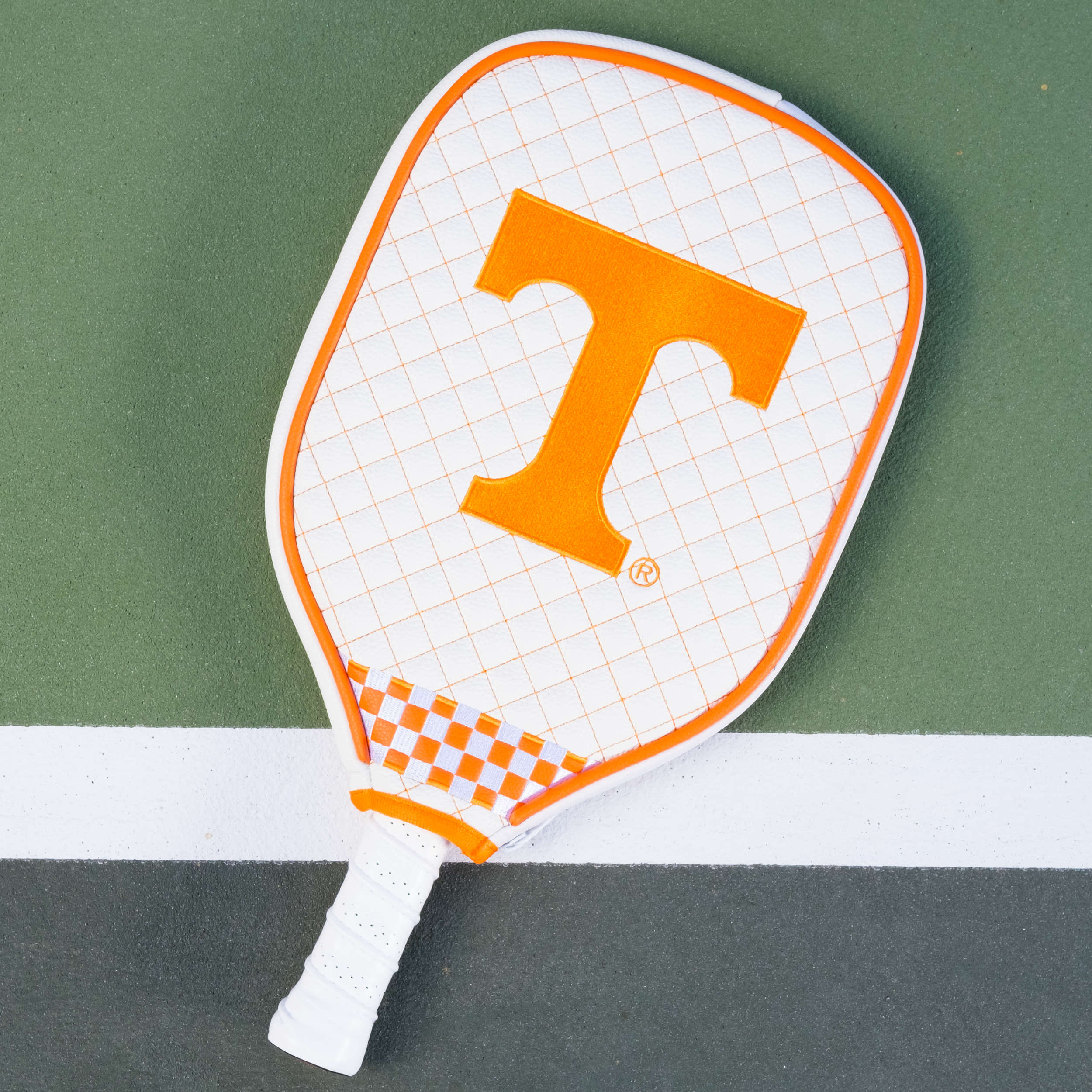 Tennessee Volunteers Quilted Pickleball Paddle Cover (White)