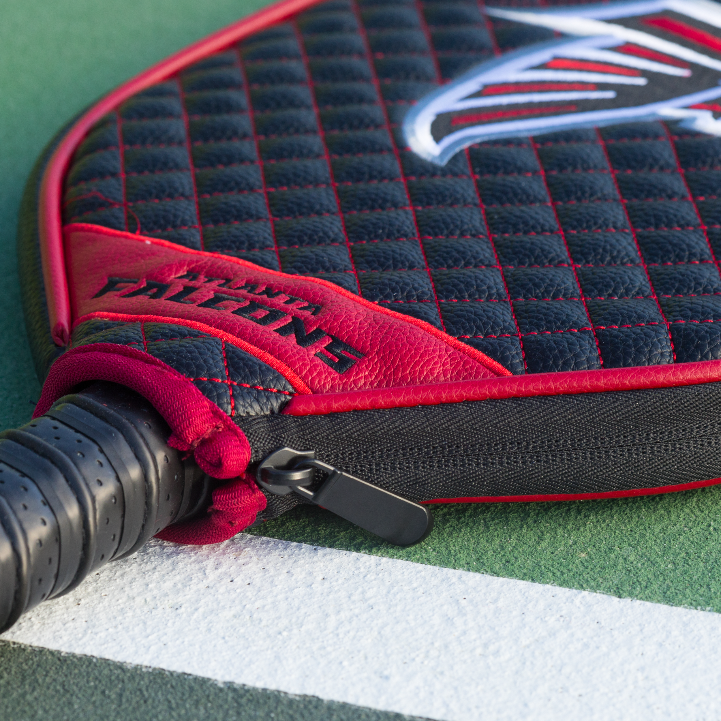 Atlanta Falcons Quilted Pickleball Paddle Cover (Black)