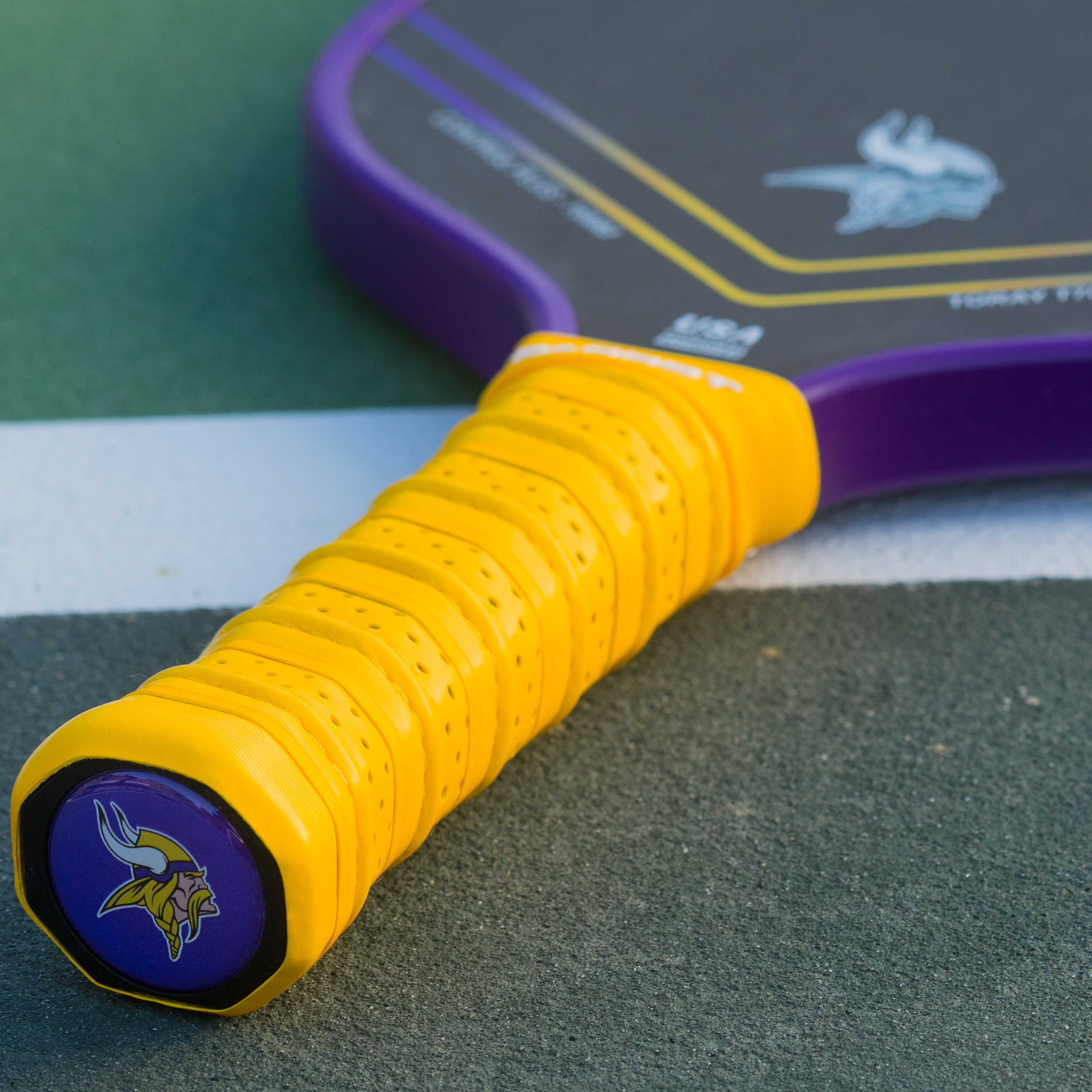 Minnesota Vikings PRO-Formance Logo Pickleball Paddle