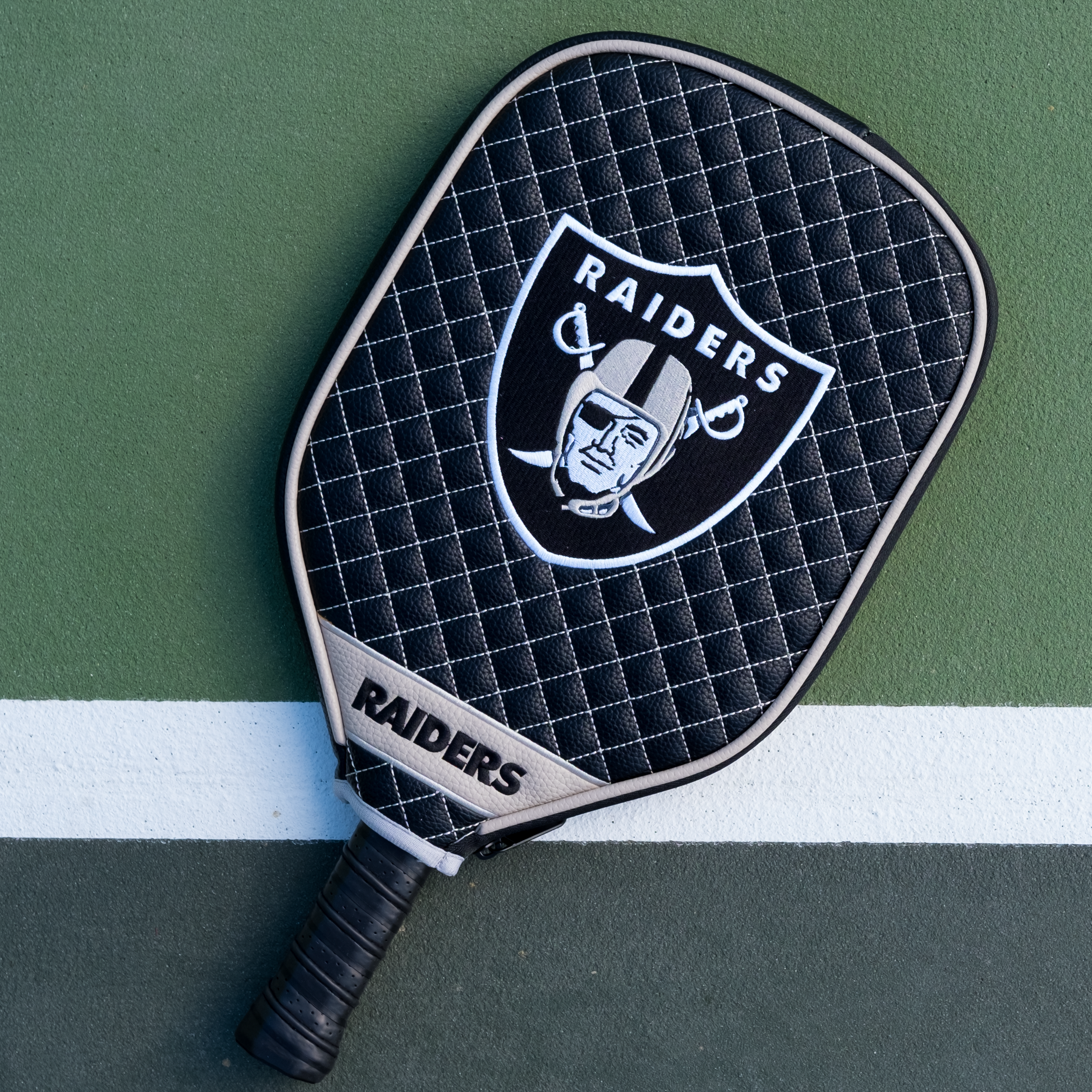 Las Vegas Raiders Quilted Pickleball Paddle Cover (Black)