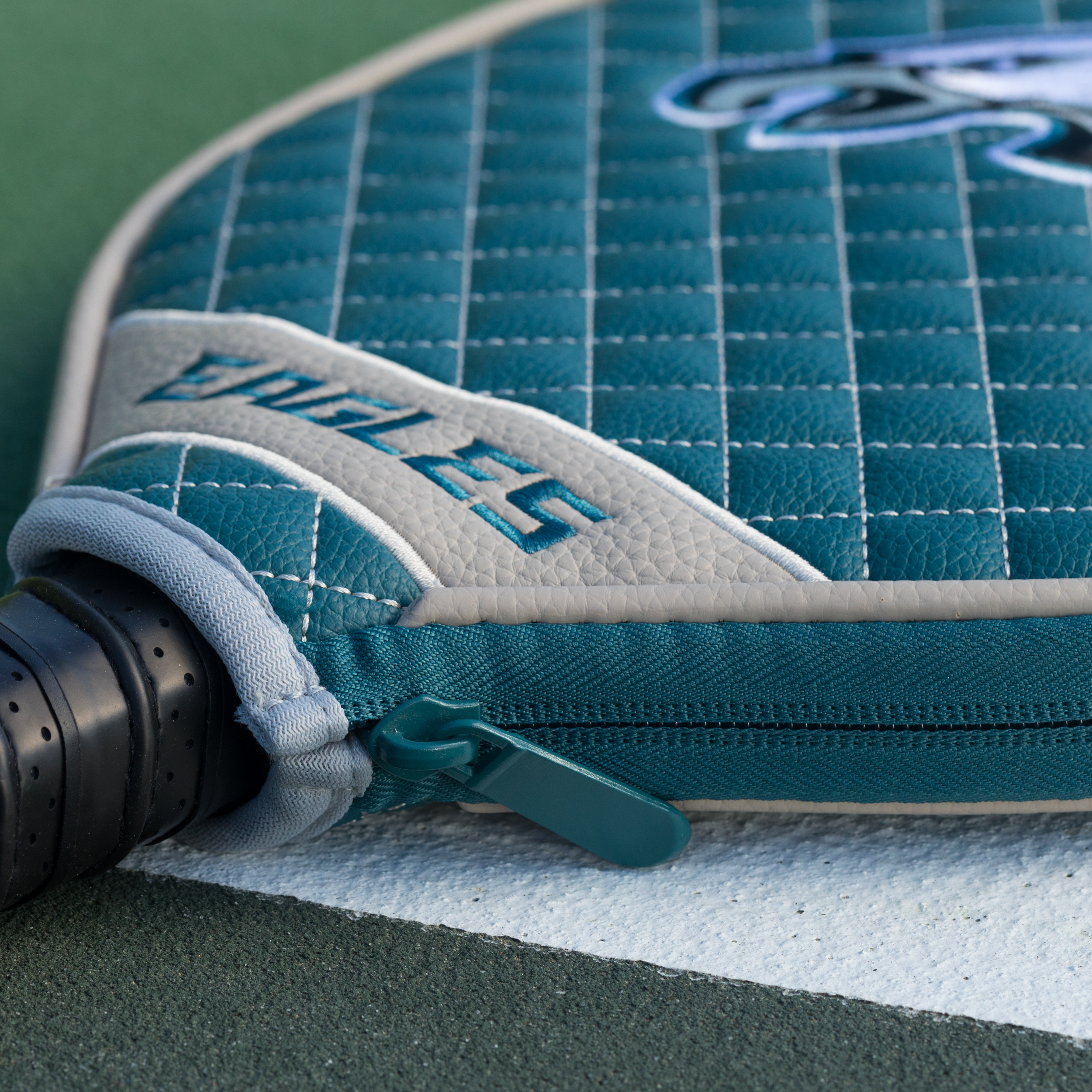 Philadelphia Ealges Quilted Pickleball Paddle Cover (Teal)