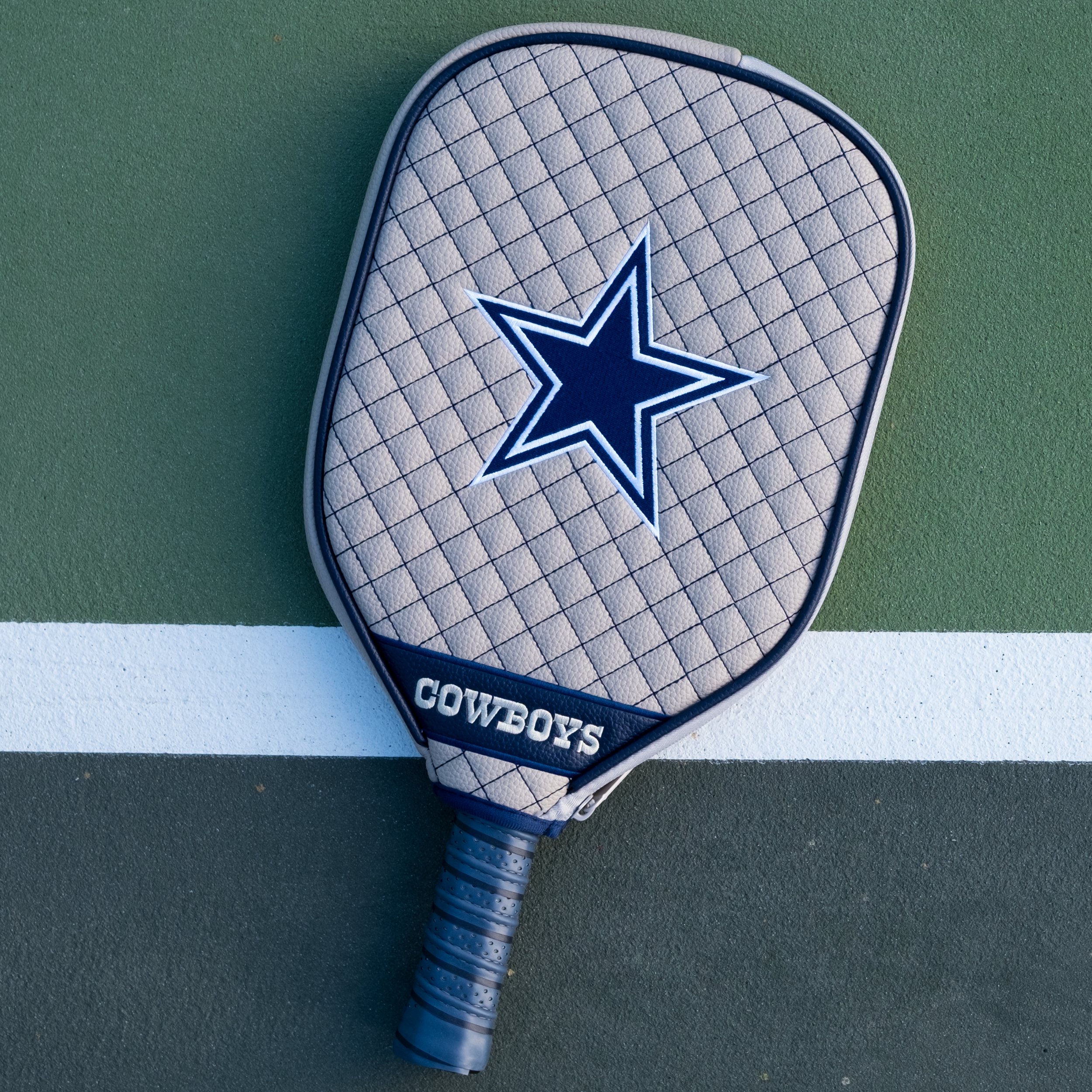 Dallas Cowboys Quilted Pickleball Paddle Cover (Gray)